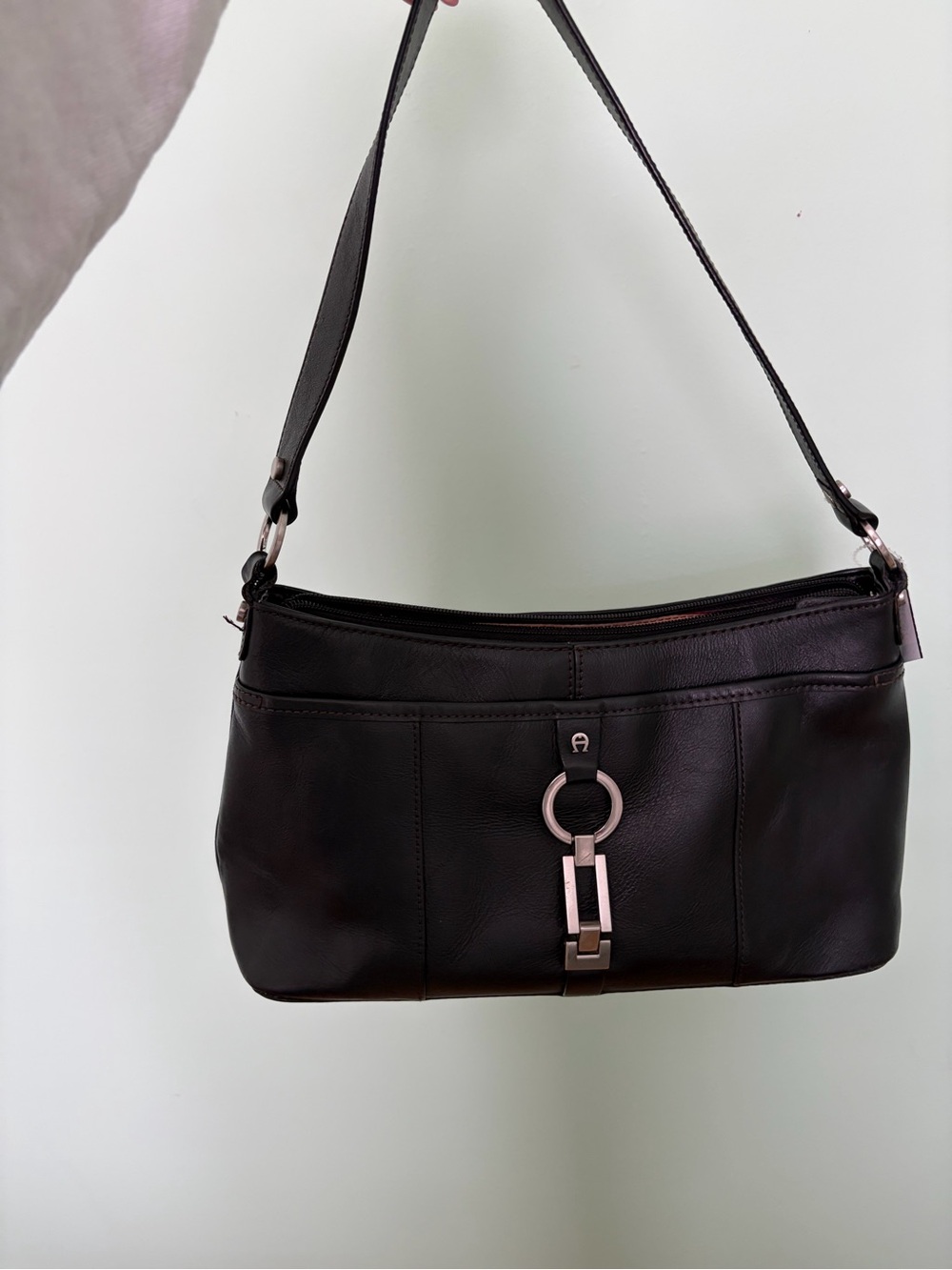 Etienne Aigner Black Leather Shoulder Bag with Y2K Silver Hardware